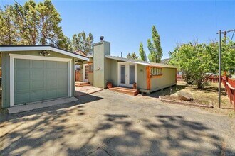 236 Mountain Ln in Big Bear, CA - Building Photo - Building Photo