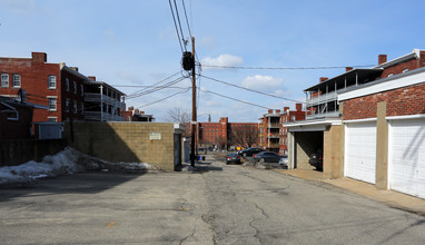 83 Stark St in Manchester, NH - Building Photo - Building Photo