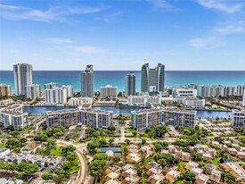 400 Leslie Dr in Hallandale Beach, FL - Building Photo
