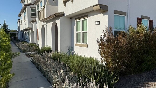 4360 Colmars Walk