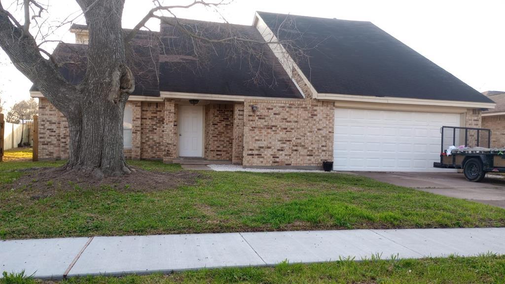 2226 Hammerwood Dr in Missouri City, TX - Building Photo