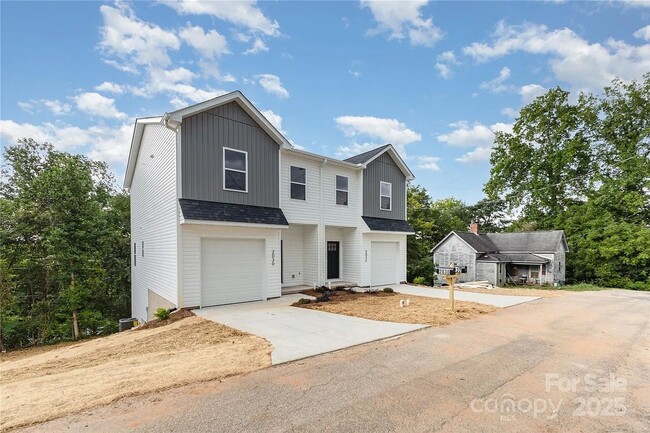 2030 1st St SW in Hickory, NC - Building Photo - Building Photo