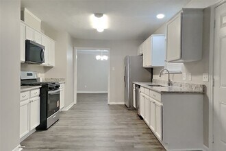 407 Douglas Fir Dr in Magnolia, TX - Building Photo - Building Photo