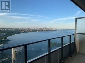 30 Shore Breeze Dr in Toronto, ON - Building Photo - Building Photo
