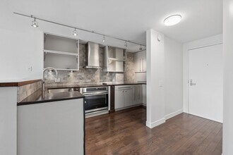 1221 N Dearborn St in Chicago, IL - Building Photo - Building Photo