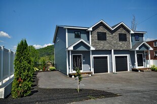 40 Beech St in Bristol, NH - Building Photo