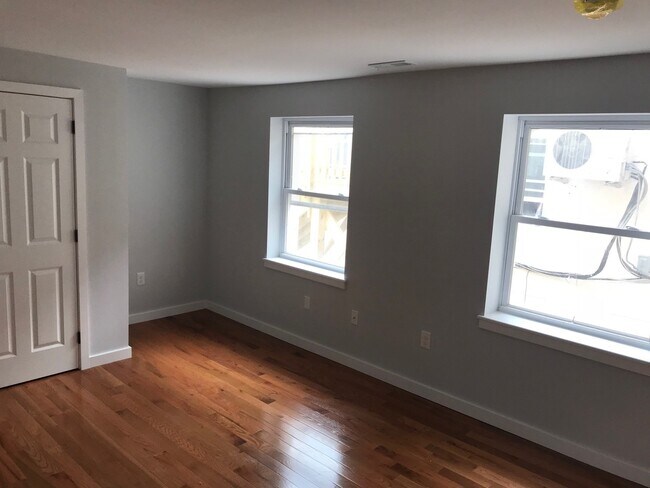 221 Market St, Unit 221 Unit A in Camden, NJ - Building Photo - Building Photo