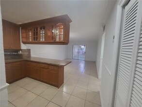 1275 W 35th St-Unit -29B in Hialeah, FL - Foto de edificio - Building Photo