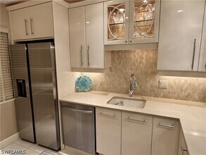 1666 Osprey Ave in Naples, FL - Building Photo - Building Photo