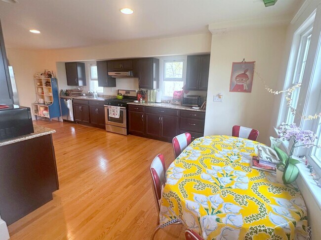 86 Coolidge Rd, Unit 1