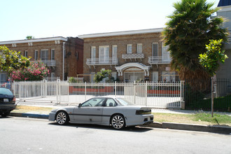 727 S Berendo St in Los Angeles, CA - Building Photo - Building Photo