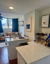 2420 Torrey Pines Rd in San Diego, CA - Building Photo - Building Photo