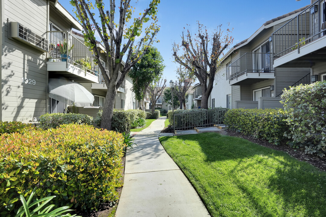 Emeritus Park Senior Apartments in Corona, CA - Building Photo