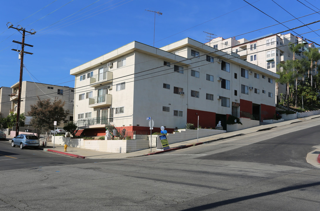 910 Figueroa Ter in Los Angeles, CA - Foto de edificio