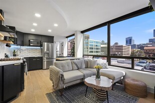 1212 Guadalupe St in Austin, TX - Building Photo