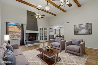 604 La Chapa Ave in El Paso, TX - Foto de edificio - Building Photo