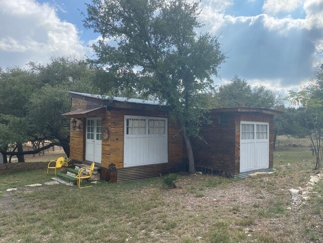 10518 Signal Hill Rd in Austin, TX - Building Photo - Building Photo