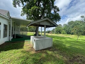 381 Pair Rd in Martin, TN - Building Photo - Building Photo