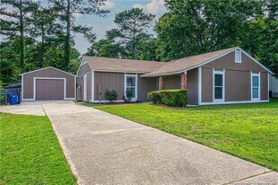 610 Missenburg Ct in Fayetteville, NC - Building Photo