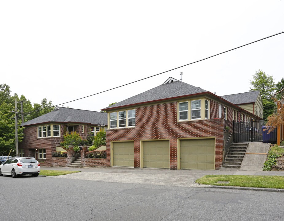 1529-1549 30th Ave in Portland, OR - Building Photo