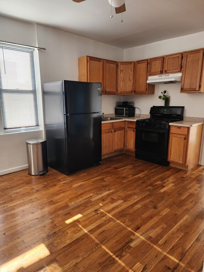 1549 N Maplewood Ave in Chicago, IL - Building Photo - Building Photo