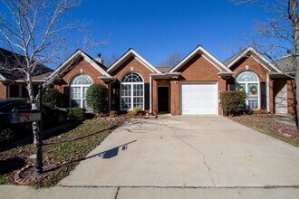 157 Hayesbury Ct in Pelham, AL - Building Photo - Building Photo