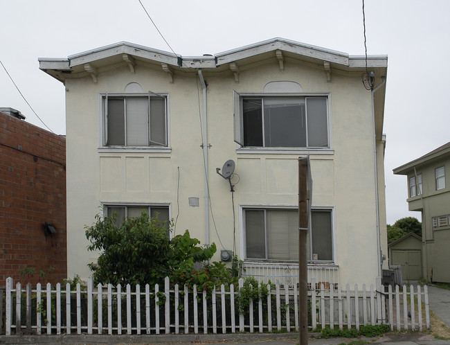 683-689 Rand Ave in Oakland, CA - Foto de edificio - Building Photo