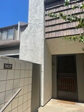 582 W Huntington Dr in Arcadia, CA - Building Photo - Building Photo