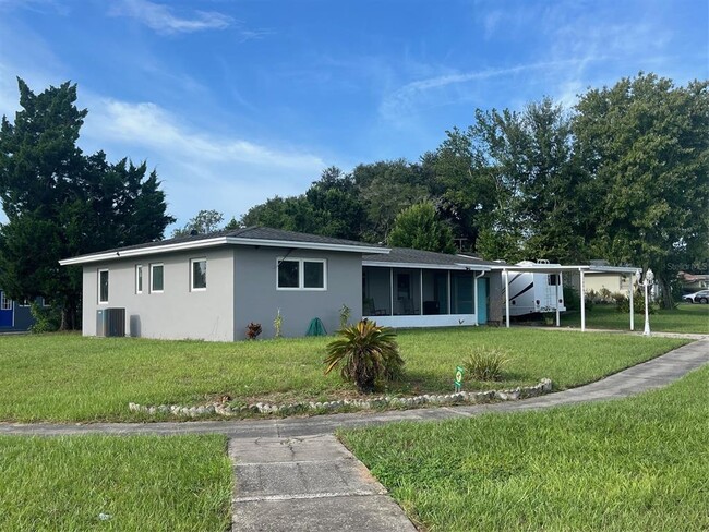 1699 Weybridge St in Deltona, FL - Building Photo - Building Photo