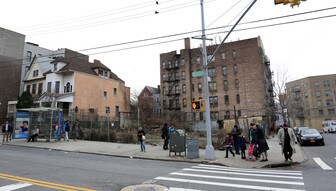 1049 Ogden Ave in Bronx, NY - Building Photo