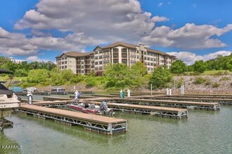 445 W Blount Ave, Unit 415 in Knoxville, TN - Building Photo - Building Photo