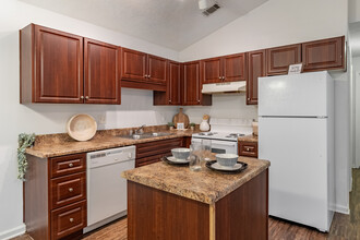 Avalon Apartments in Augusta, GA - Building Photo - Interior Photo