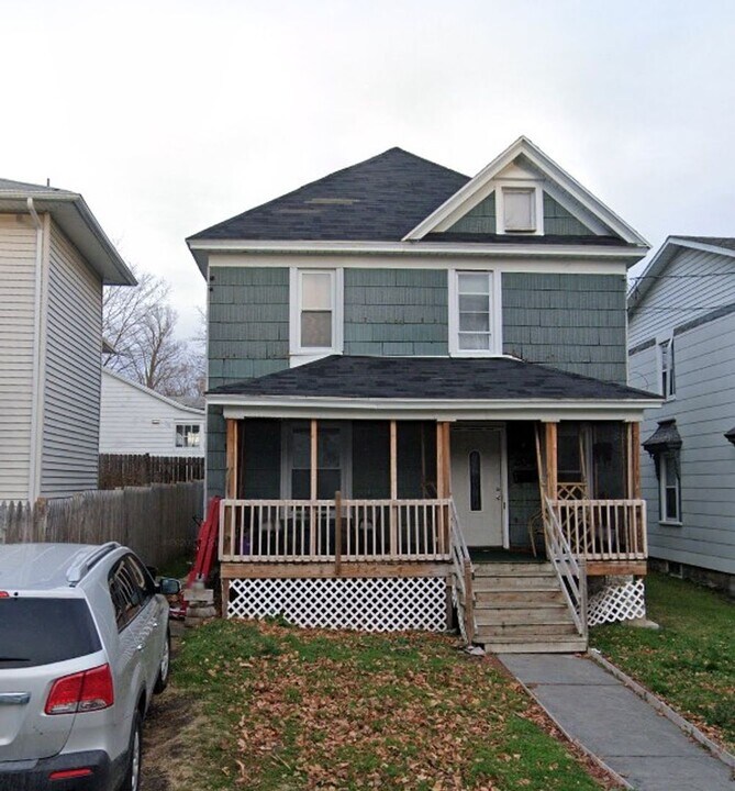 204 Janet St in Auburn, NY - Building Photo