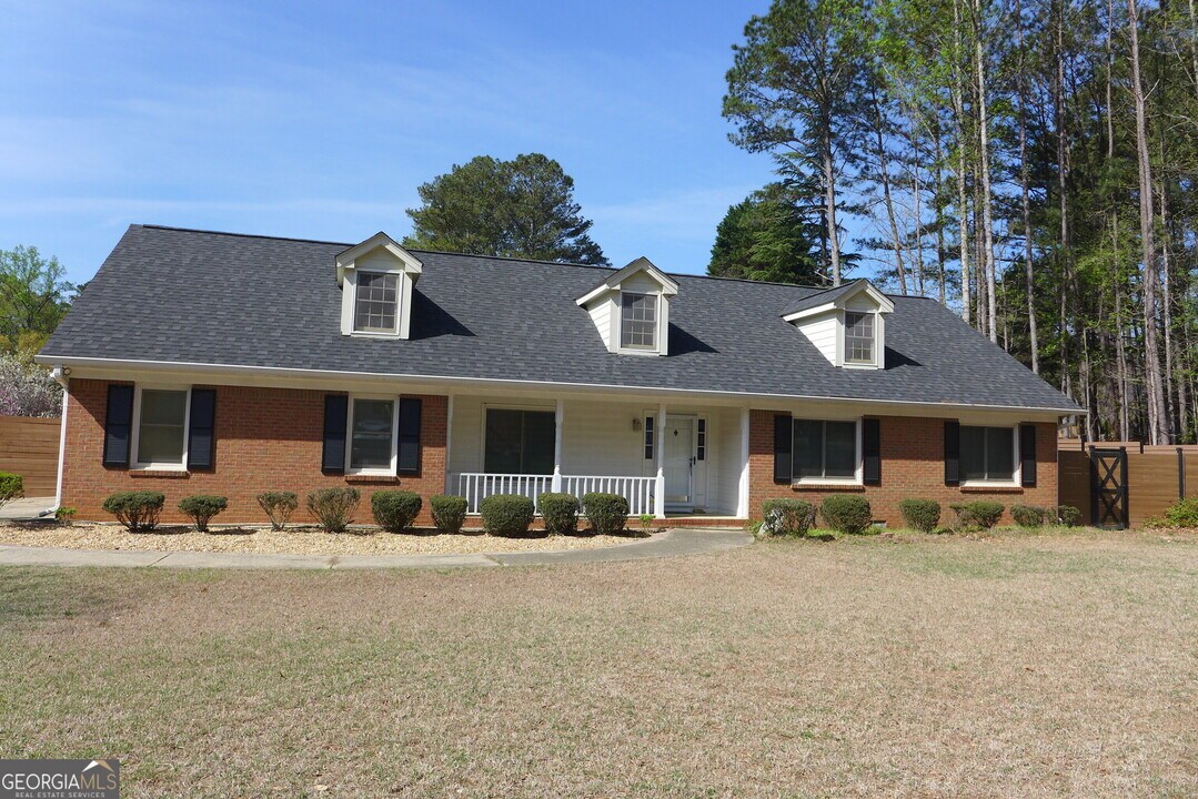 5657 High Meadow Dr in Norcross, GA - Building Photo