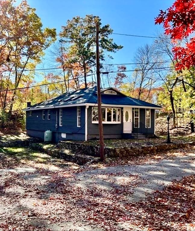 property at 6 Chamberlain Rd