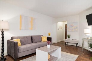 Delaware Park Apartments in Buffalo, NY - Building Photo