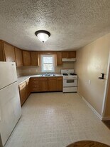 1362 Pennsylvania Ave in Tyrone, PA - Building Photo