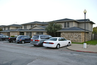 Parkway East Townhomes in Arlington, TX - Building Photo - Building Photo