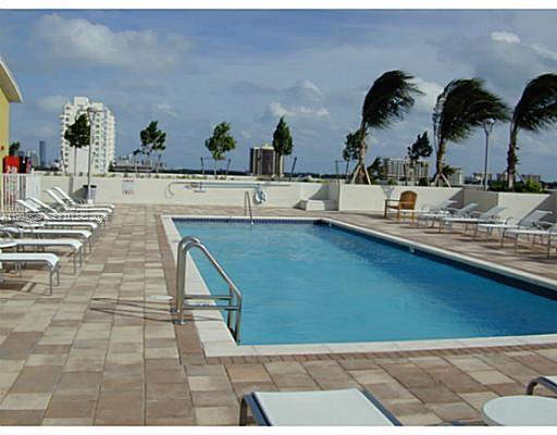 3180 SW 22nd St, Unit 607 in Miami, FL - Foto de edificio