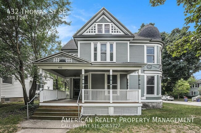 property at 432 Thomas St SE