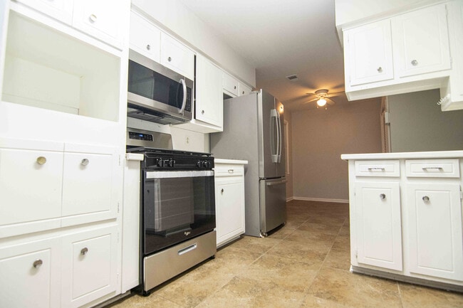 4100 King Arthur Pl in Columbus, GA - Building Photo - Building Photo