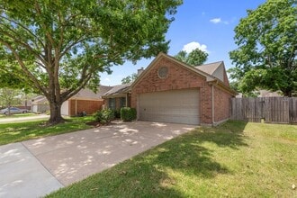 10011 Territory Ln in Houston, TX - Building Photo - Building Photo