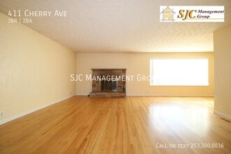 411 Cherry Ave in Sumner, WA - Foto de edificio - Building Photo