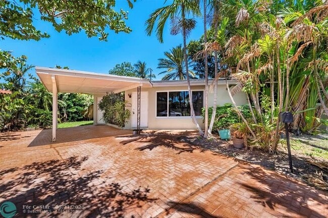 property at 901 SE 14th Dr