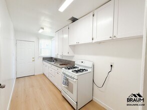 7339 Woodman Ave in Los Angeles, CA - Building Photo - Building Photo