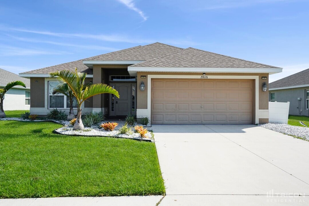 12565 Blue Lagoon Trail in Jacksonville, FL - Building Photo