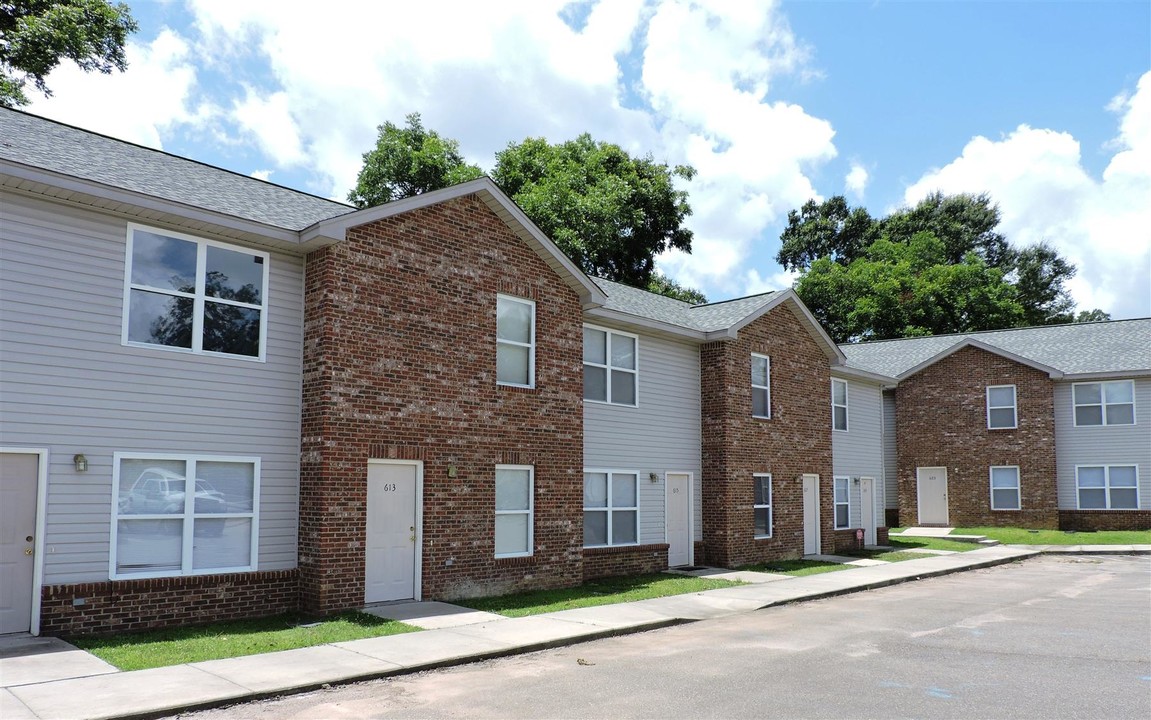 Longwood Townhomes Photo