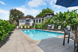 Porto Bella Apartments in Norwalk, CA - Foto de edificio - Building Photo