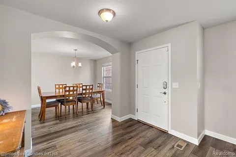 61171 Saddlecreek Dr in South Lyon, MI - Foto de edificio - Building Photo