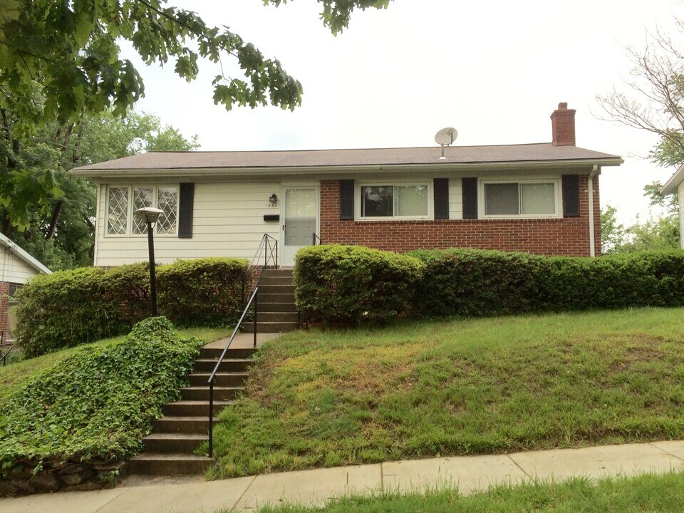 12421 Littleton St in Silver Spring, MD - Building Photo